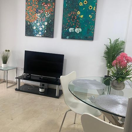 Beach And City Apartment A 50M De La Playa Fuengirola Esterno foto